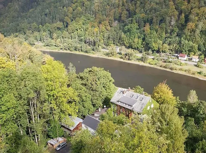 Burg Schoena Feriehus *